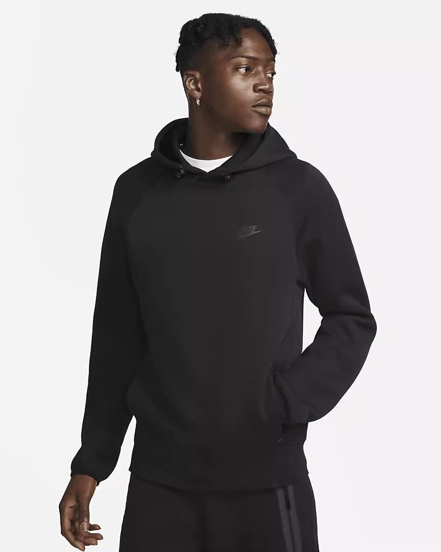 Pull Nike Tech
